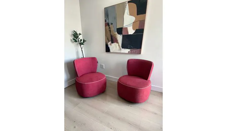 Poltroncina rossa Tania