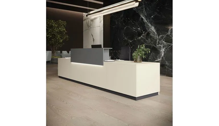 Banco reception su misura con design professionale – Vesentini Creazione d'interni, Casaleone (VR)